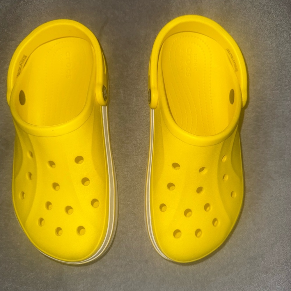 Crocs Women’s 8 Men 6 Yellow Clogs White Stripe - Picture 2 of 6